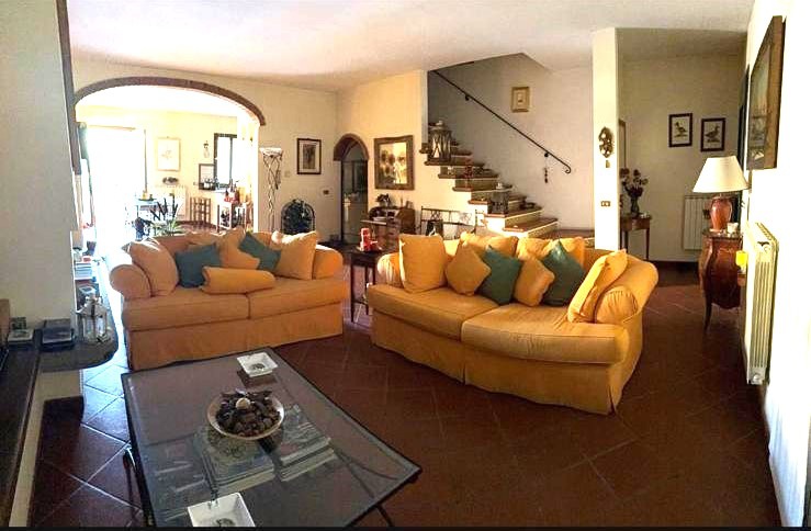 Villa con giardino in via becagli, Poggio a Caiano