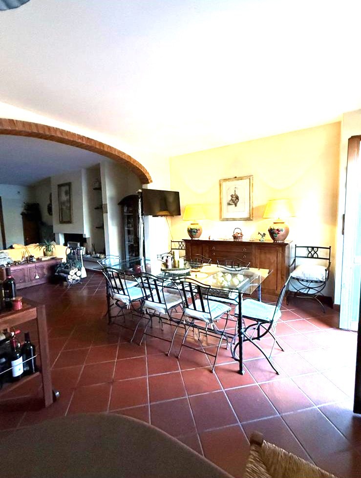 Villa con giardino in via becagli, Poggio a Caiano