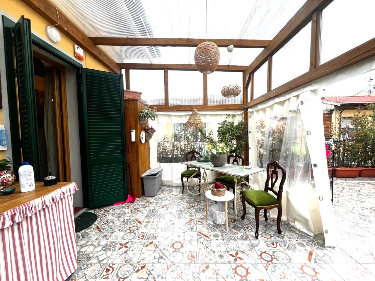 Casa indipendente con terrazzo in via tesi, Campi Bisenzio