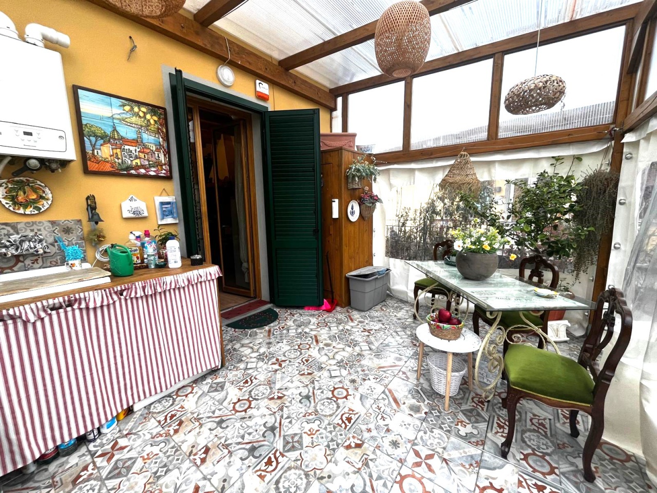 Casa indipendente con terrazzo in via tesi, Campi Bisenzio