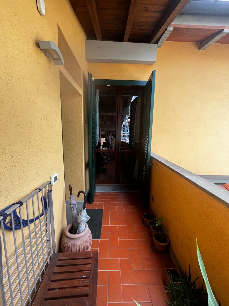 Villa con terrazzo in via san lorenzo, Campi Bisenzio