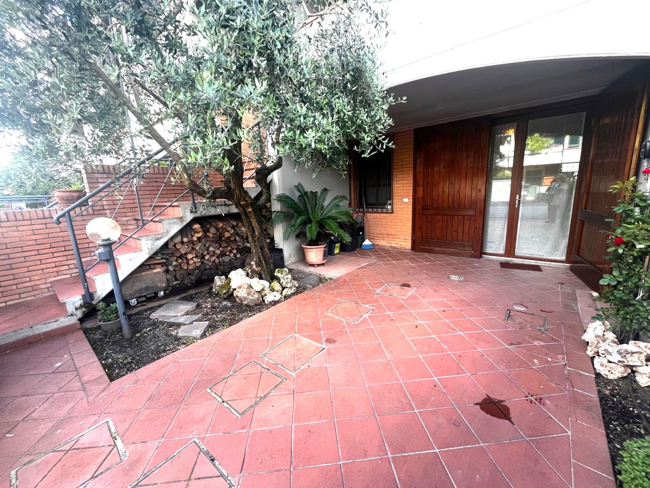 Villa con giardino in via maleloggia, Campi Bisenzio