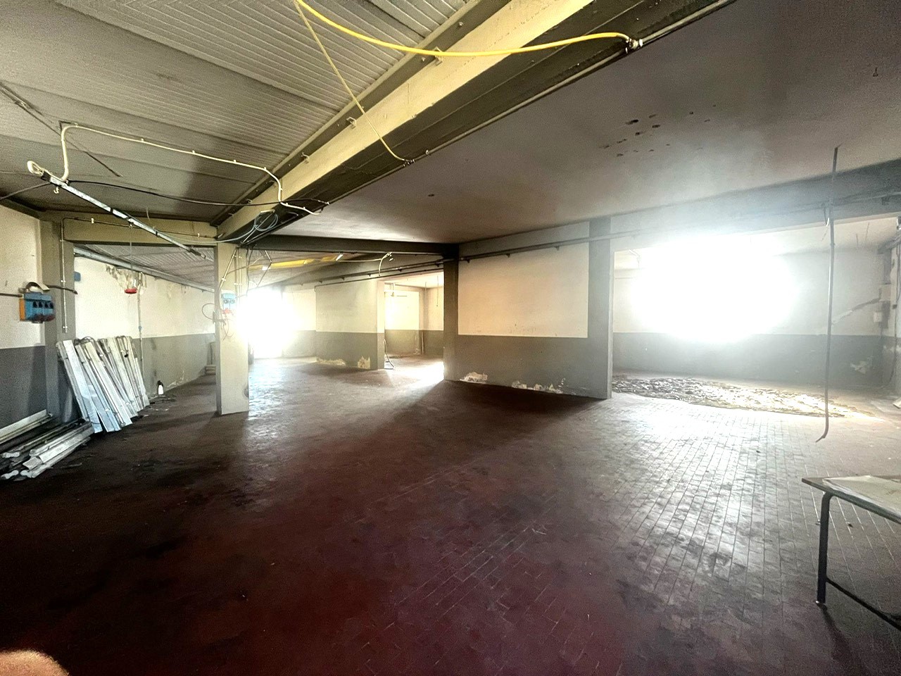 Laboratorio da ristrutturare in via dei confini, Campi Bisenzio
