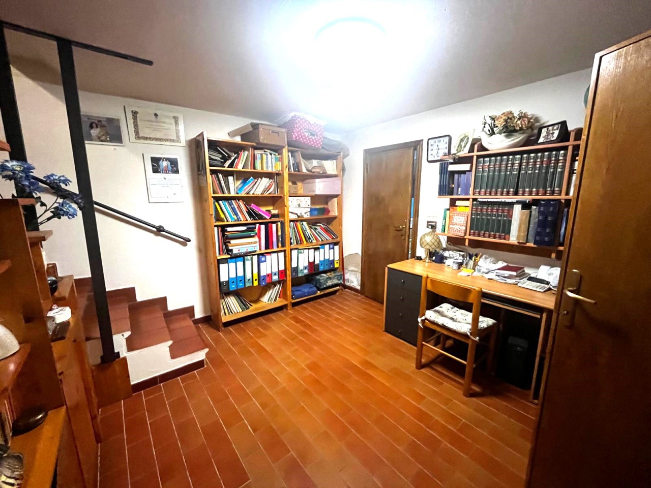 Villa con giardino in via tommaso moro, Carmignano