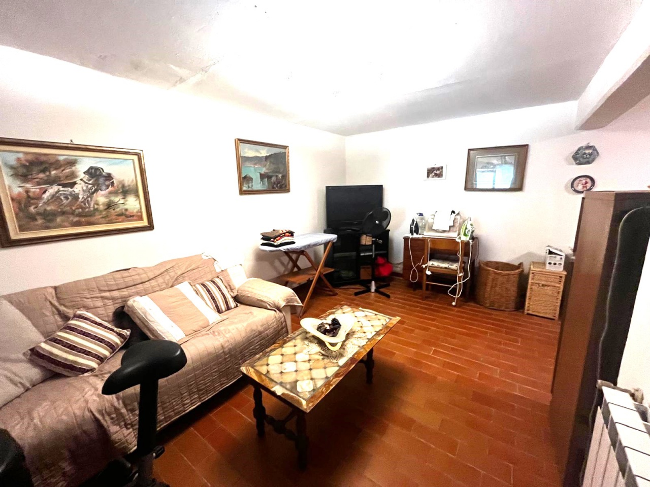 Villa con giardino in via tommaso moro, Carmignano