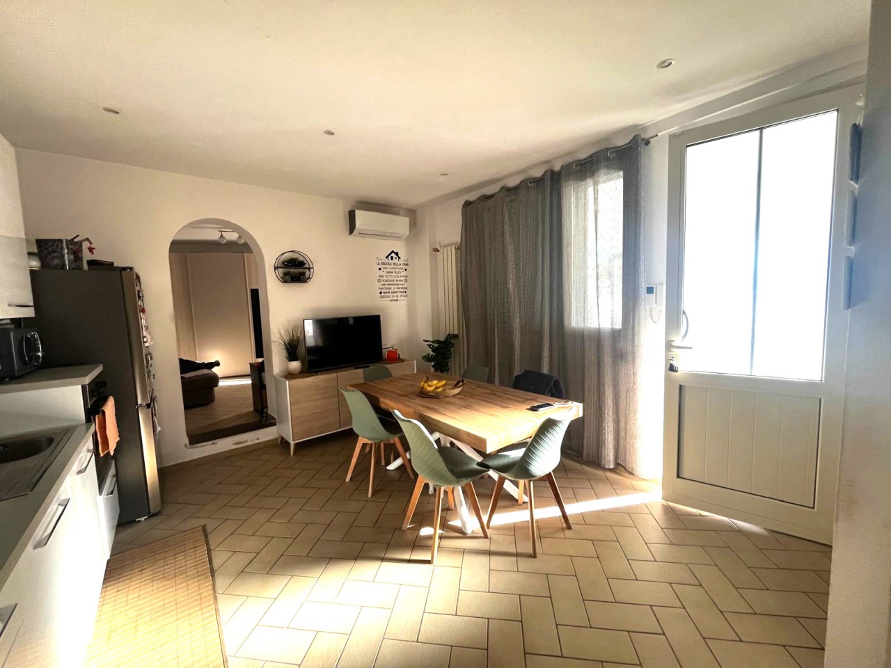 Casa indipendente con giardino in via carraia, Campi Bisenzio