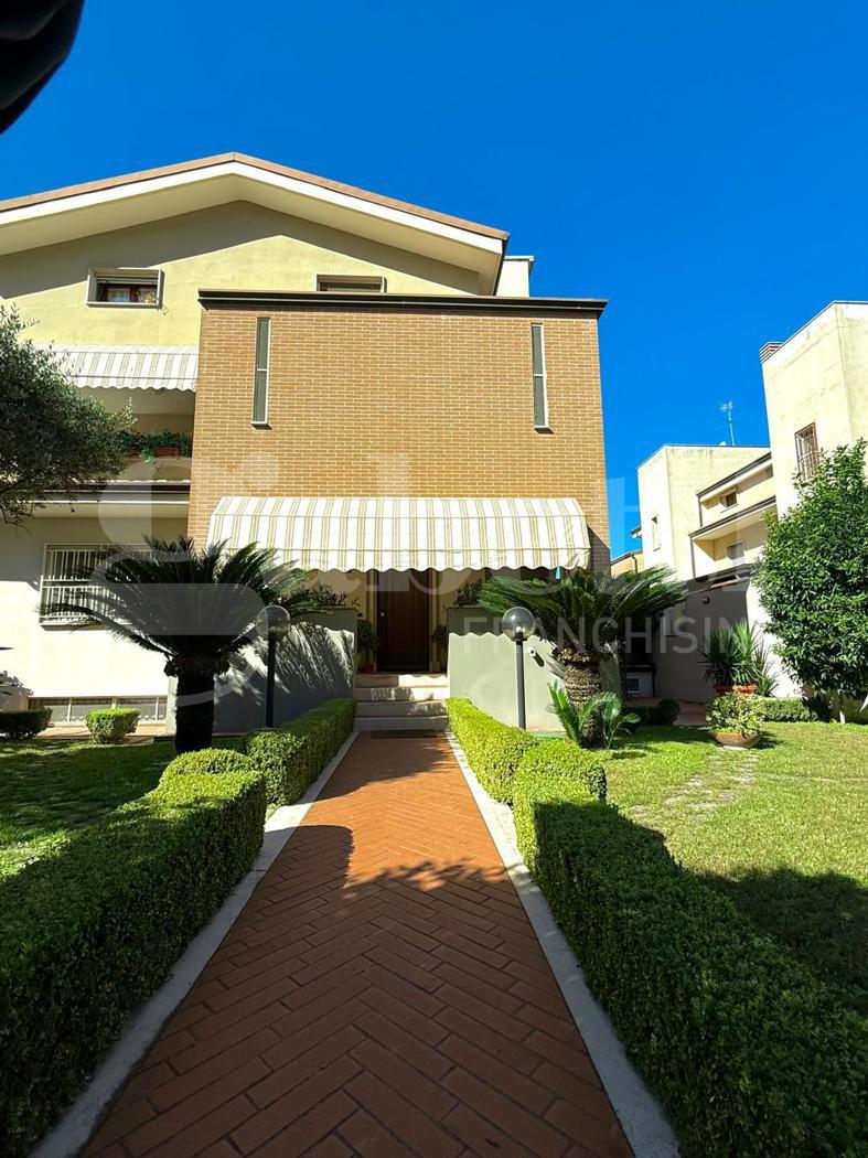 Villa in vendita a Lusciano