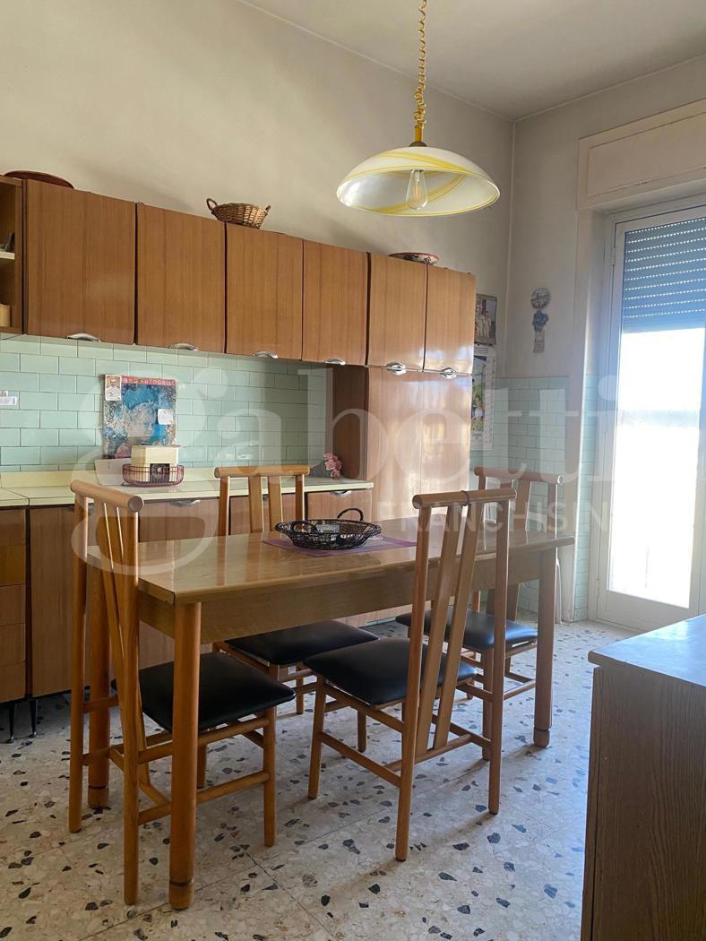 Trilocale da ristrutturare a Aversa