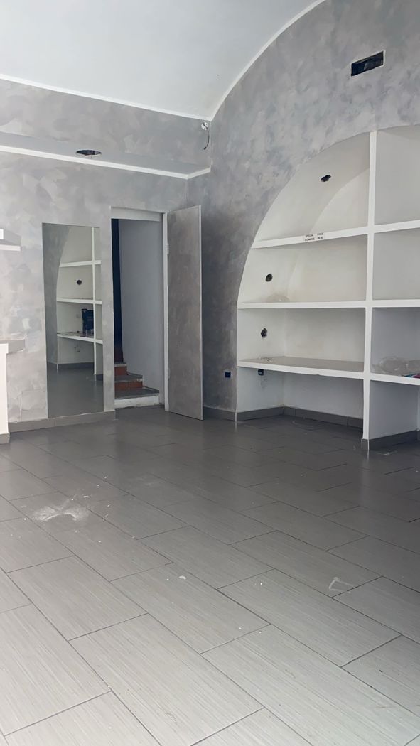 Negozio in affitto a Aversa