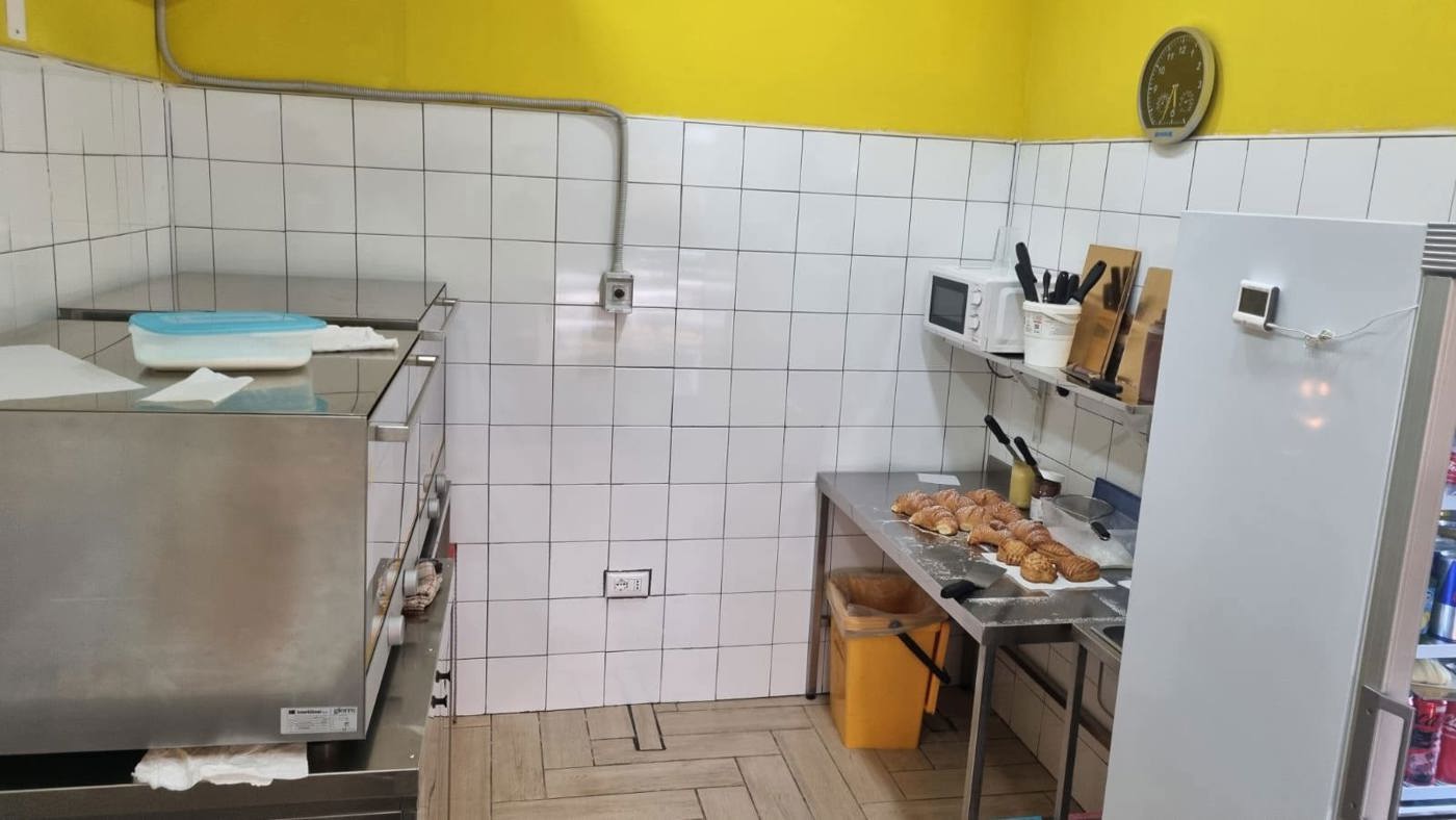Attivit� commerciale in vendita a Aversa