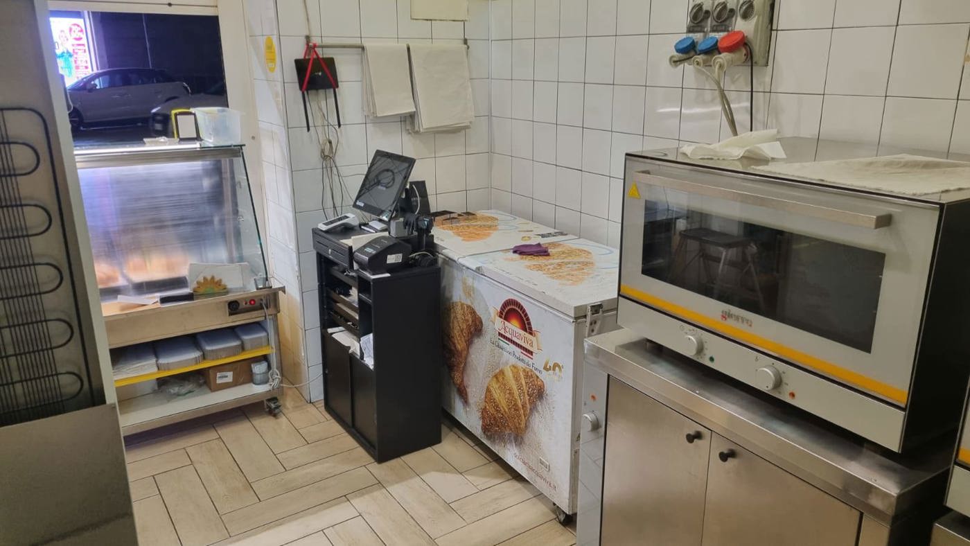 Attivit� commerciale in vendita a Aversa