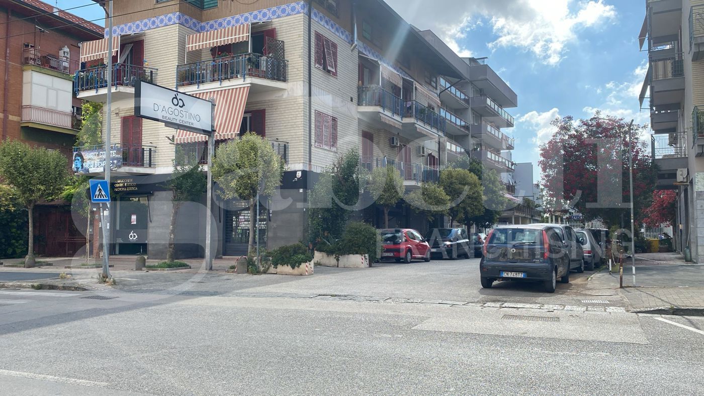 Negozio in affitto a Aversa