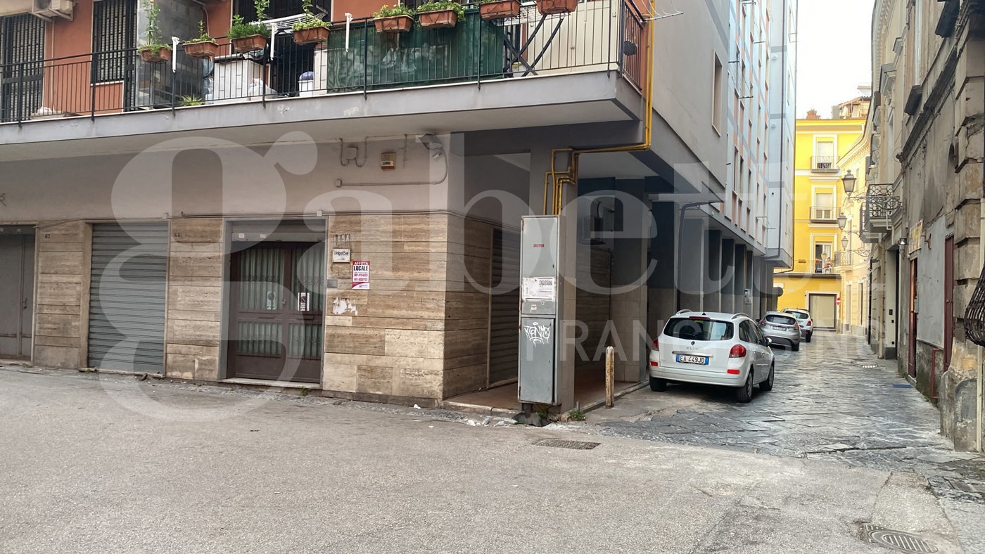 Negozio in affitto a Aversa