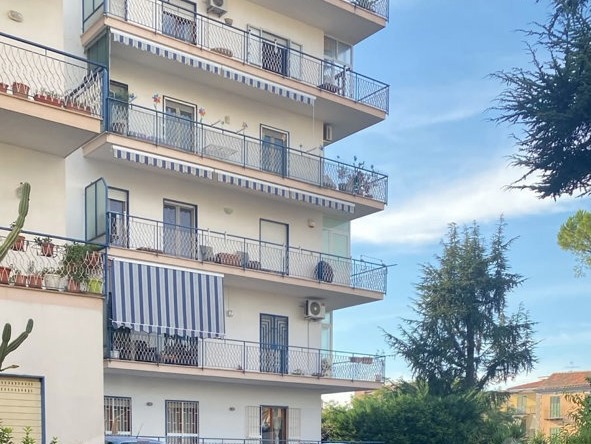 Trilocale con box doppio a Aversa