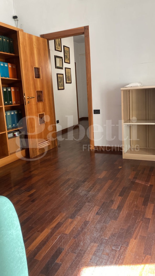 Ufficio in affitto a Aversa