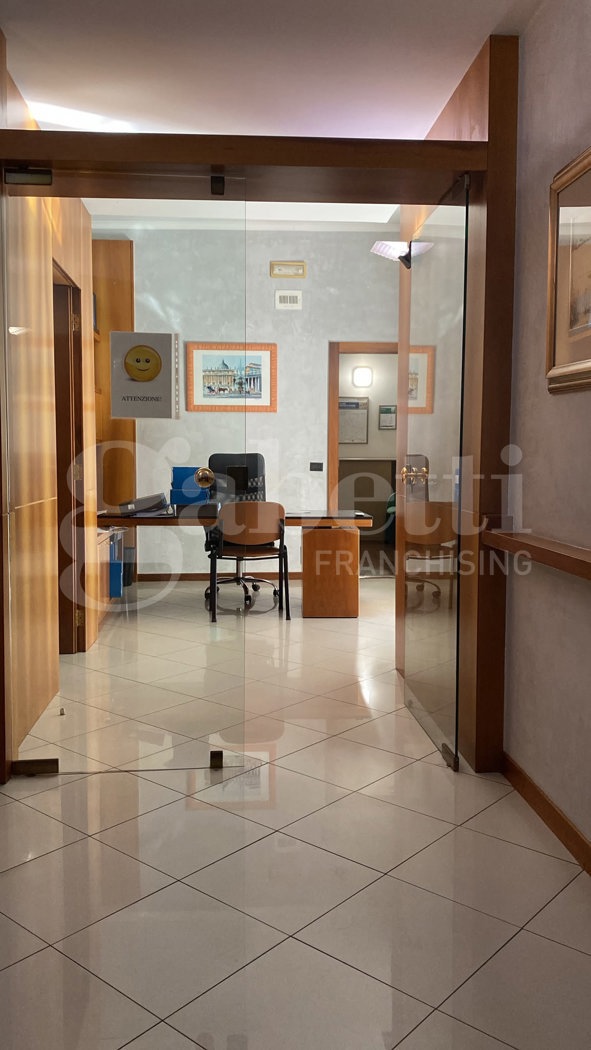 Ufficio in affitto a Aversa