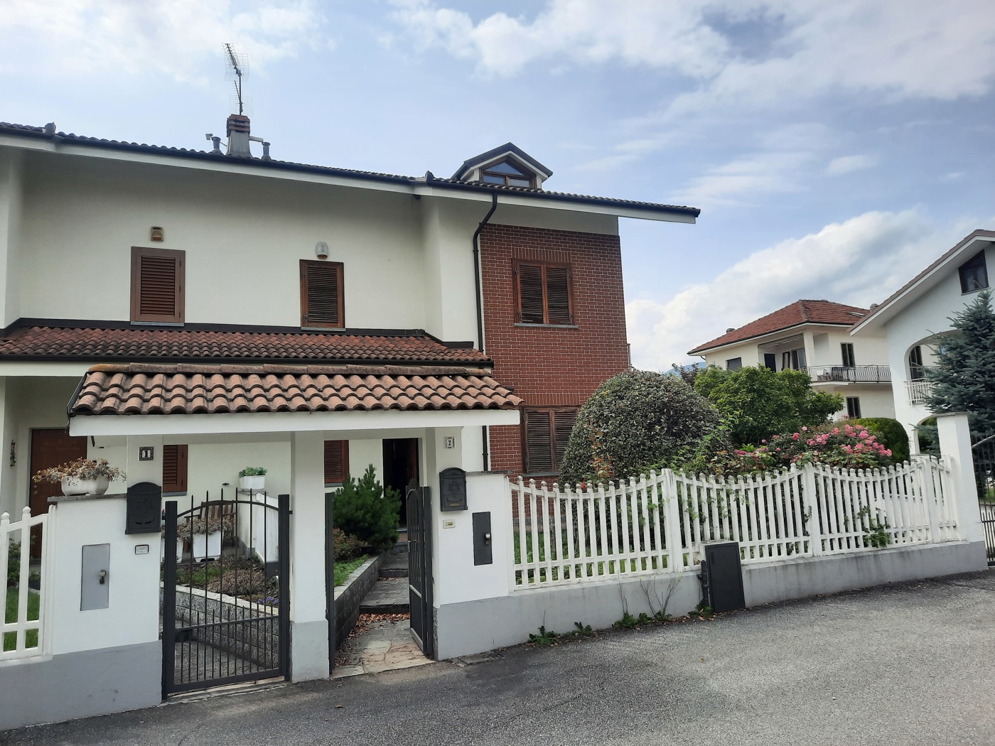 Villa con giardino a Avigliana