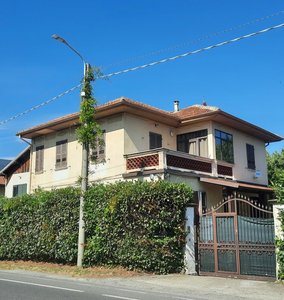 Villa con giardino a Avigliana