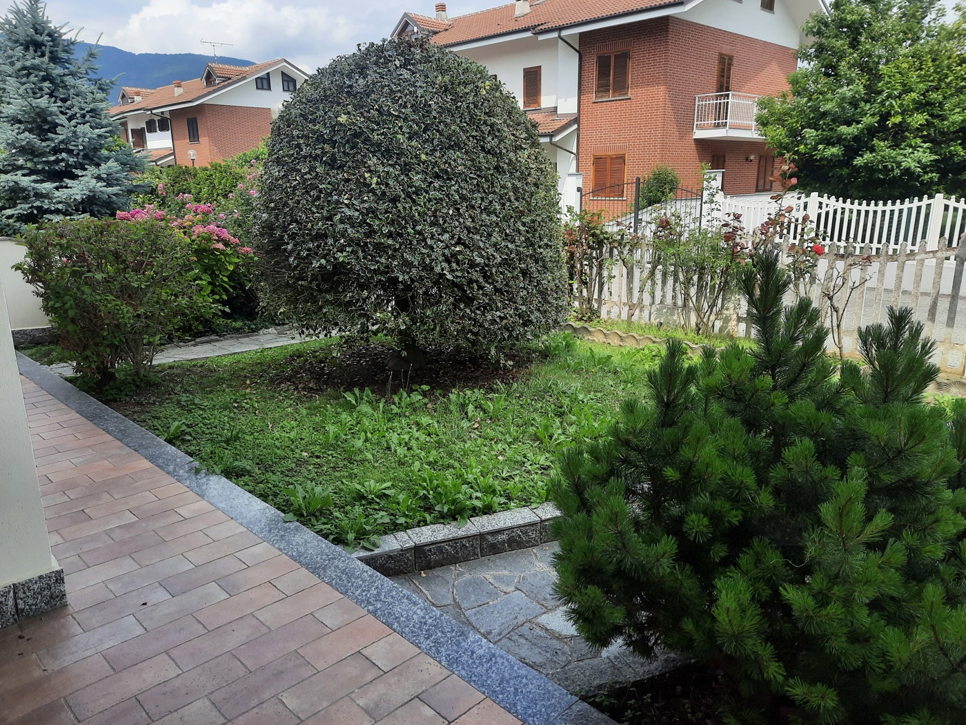 Villa con giardino a Avigliana