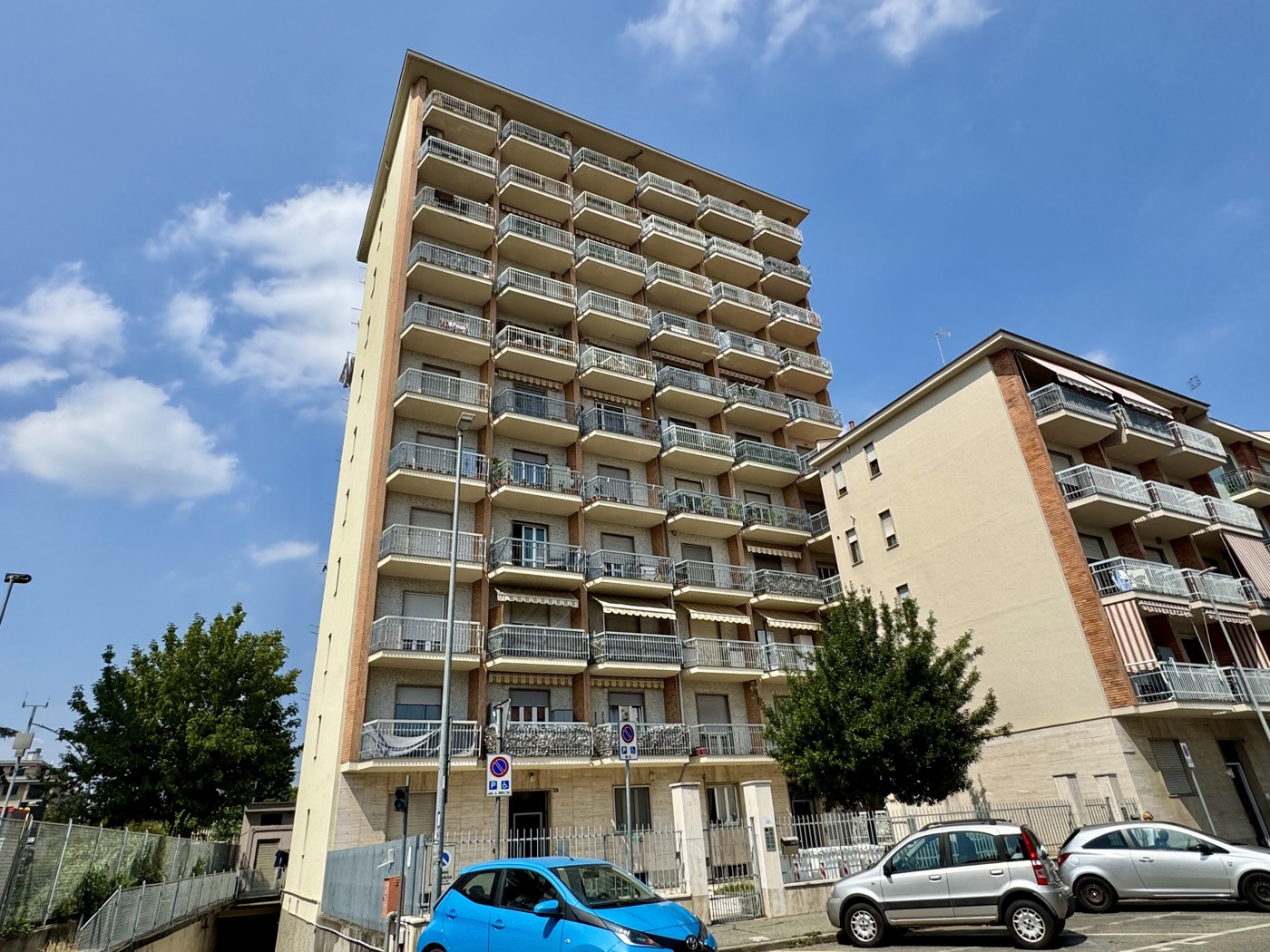 Trilocale con box a Collegno