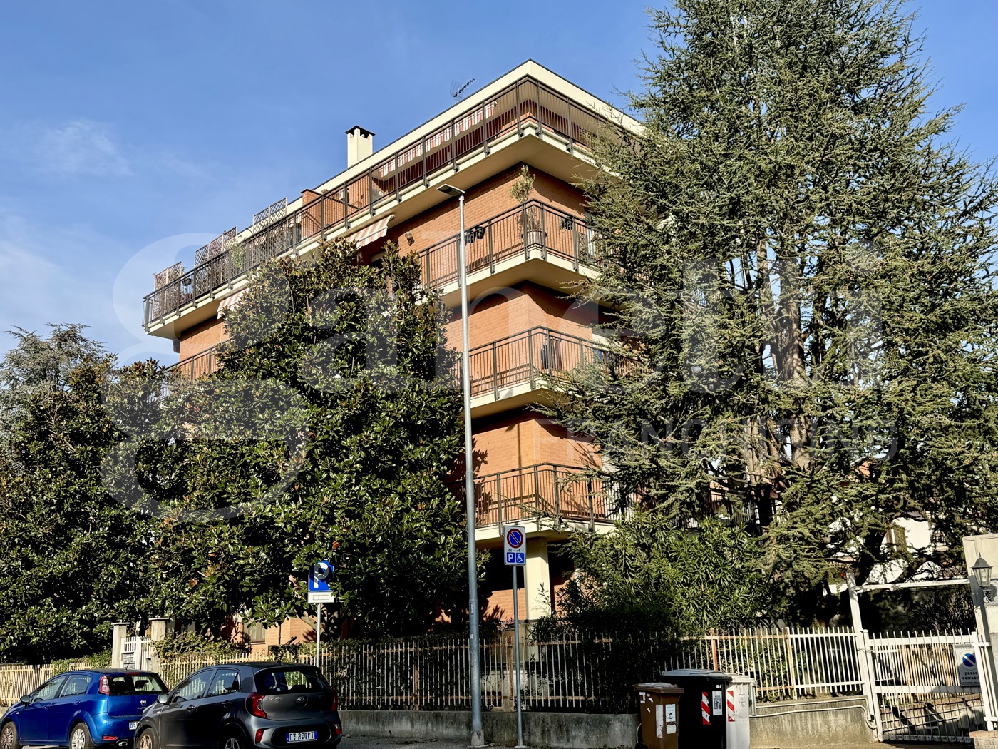 Trilocale con box a Collegno