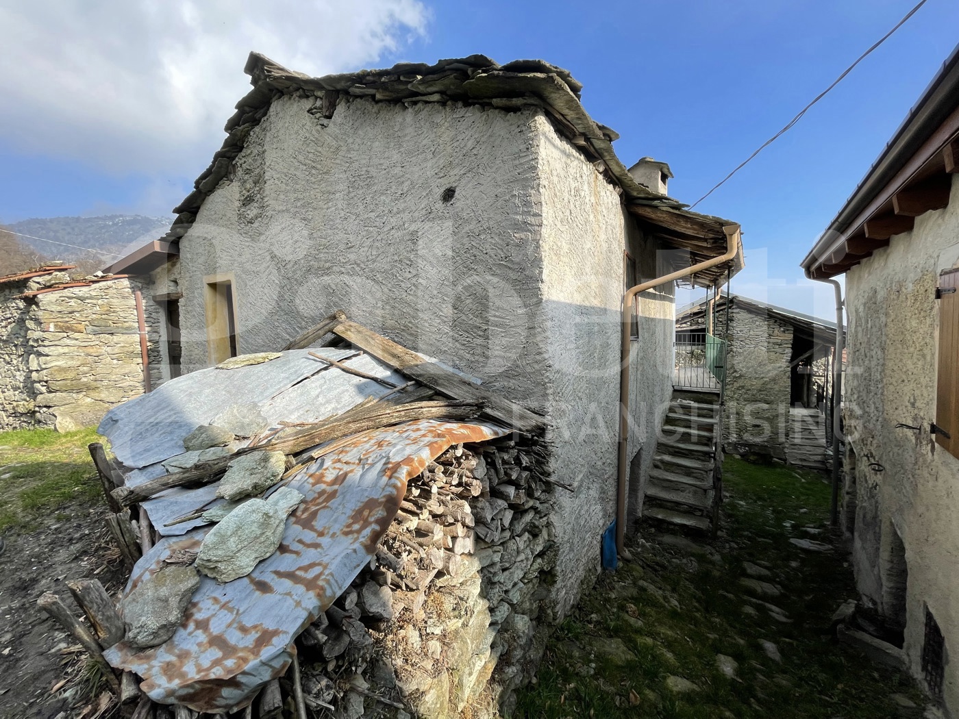 Casa indipendente con giardino a Condove