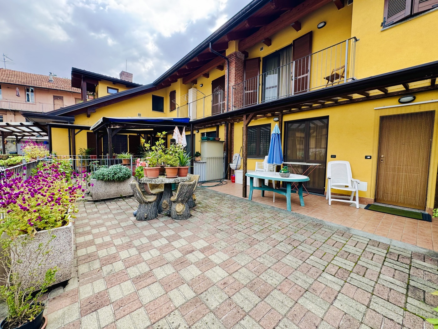 Villa con giardino a Collegno