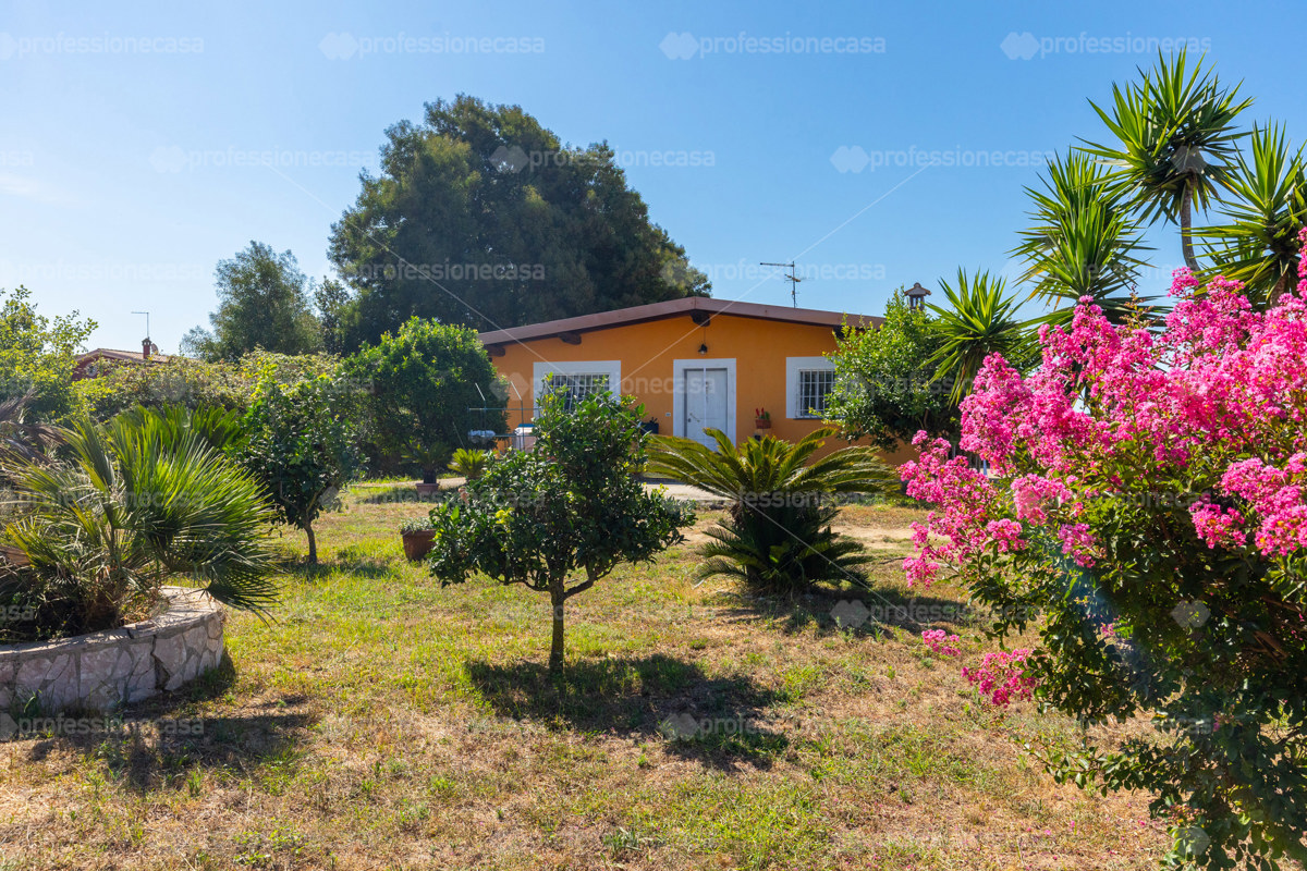 Villa Bifamiliare con giardino a Ardea