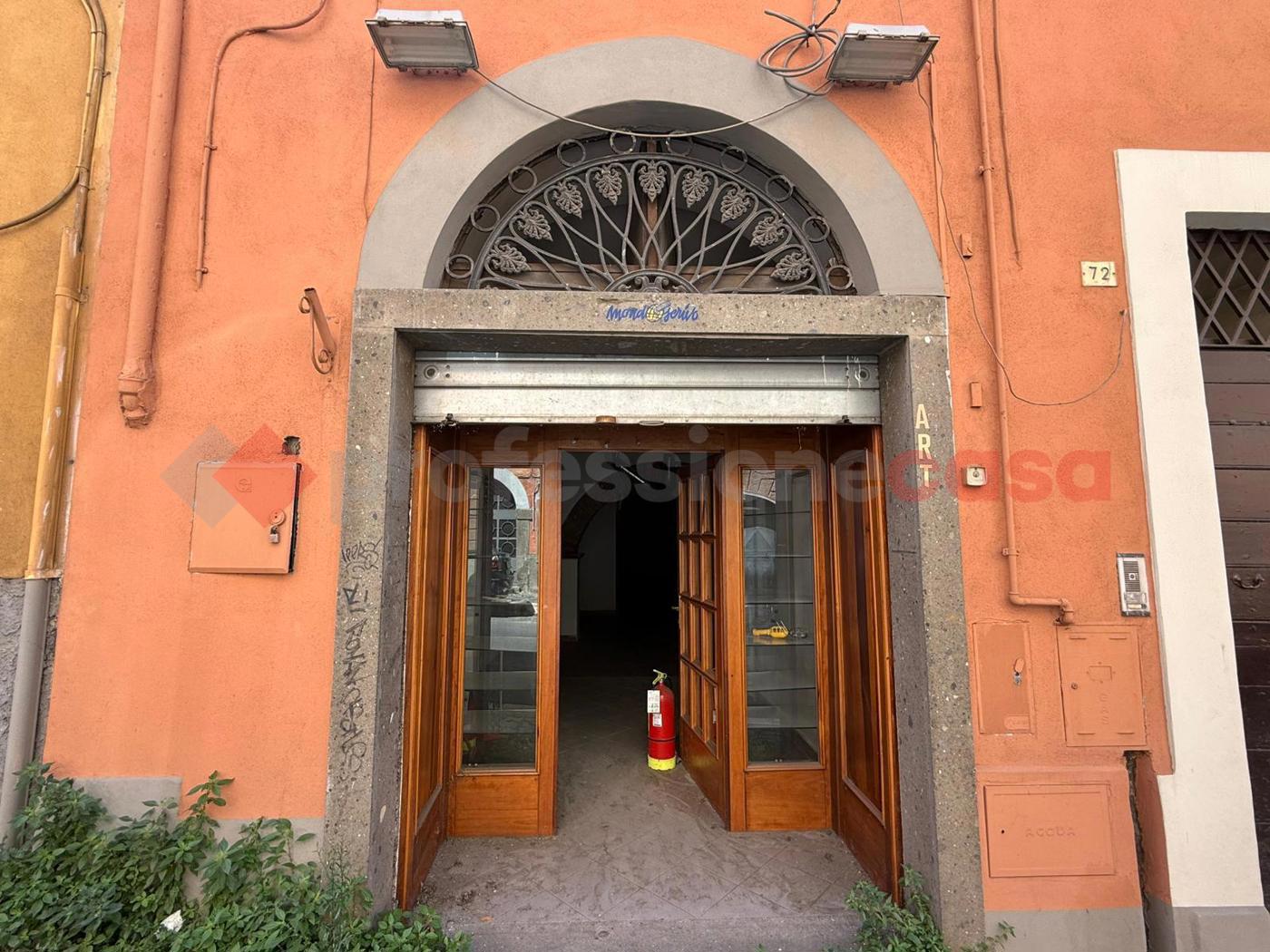 Negozio in vendita a Marino