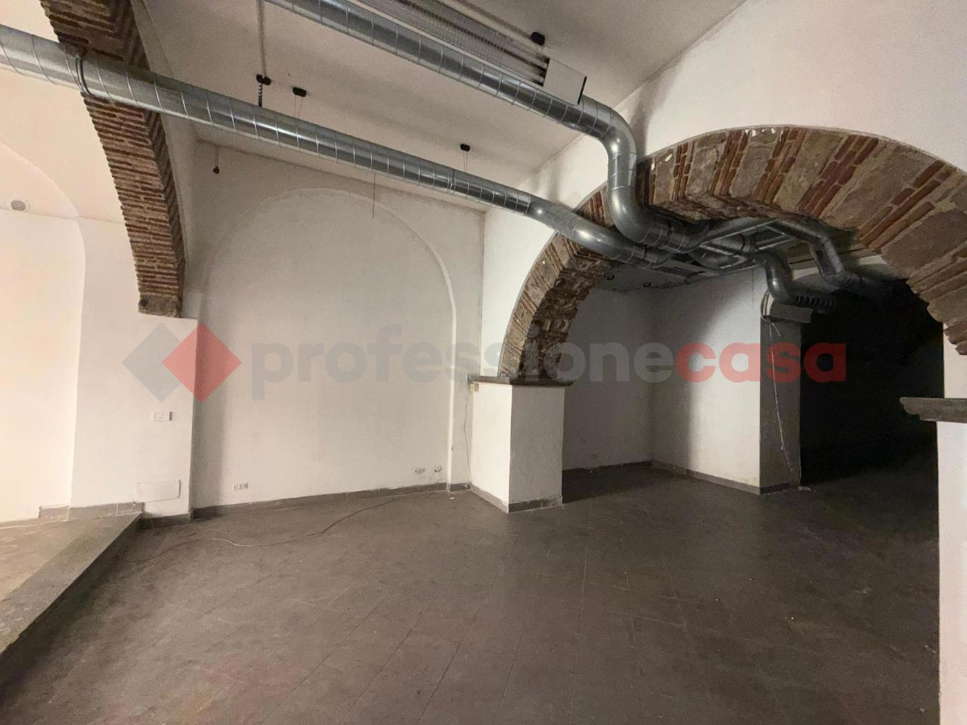 Negozio in vendita a Marino