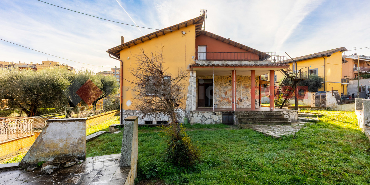 Casa indipendente con giardino a Grottaferrata