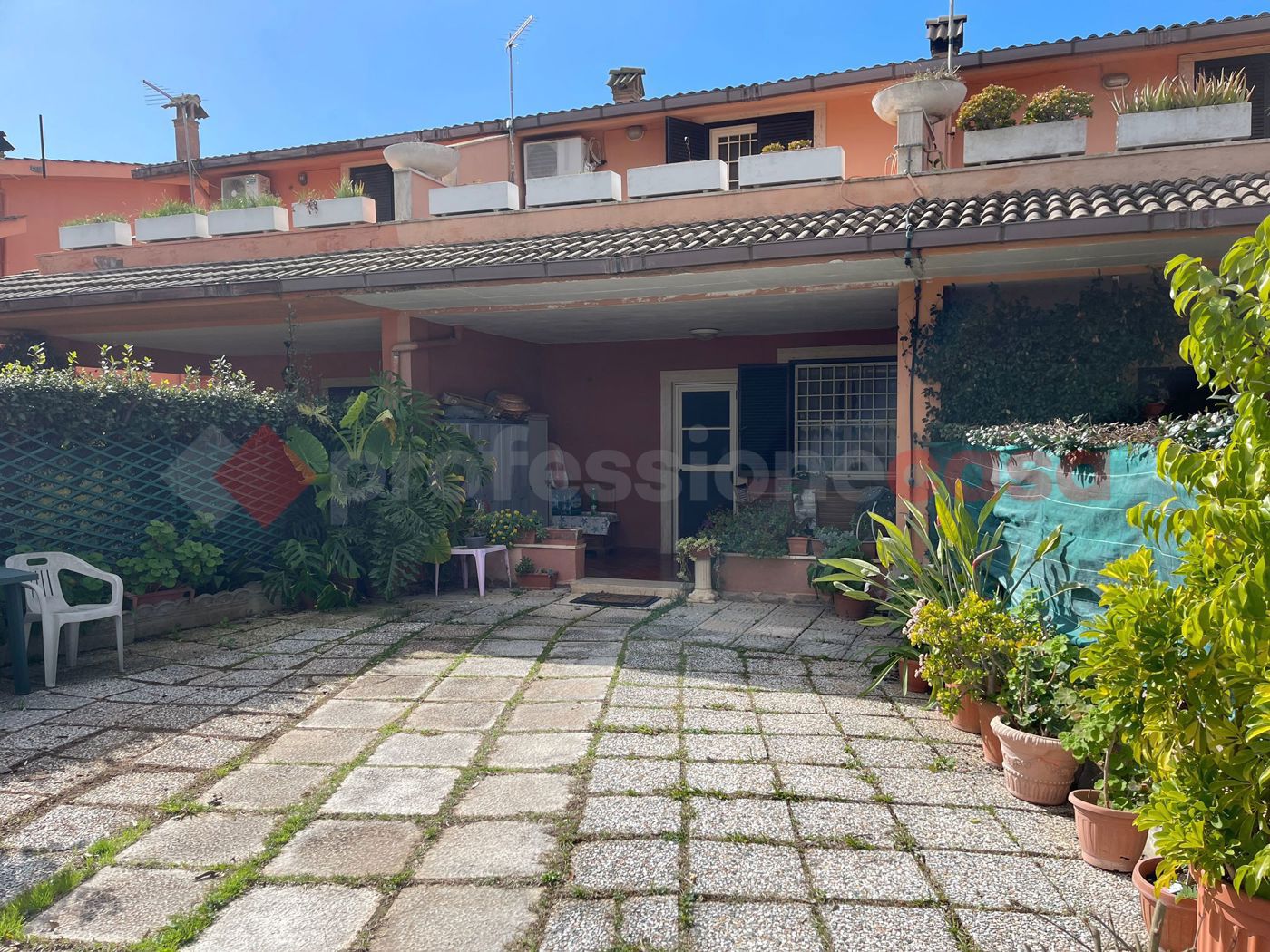 Villa con giardino a Ardea