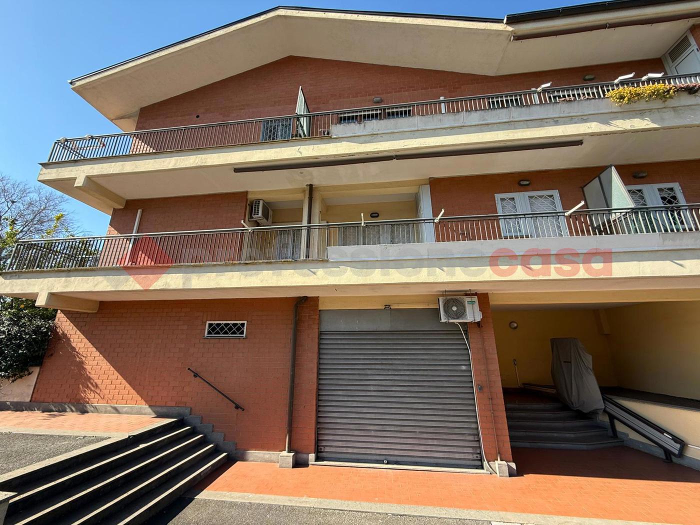 Negozio in affitto a Albano Laziale