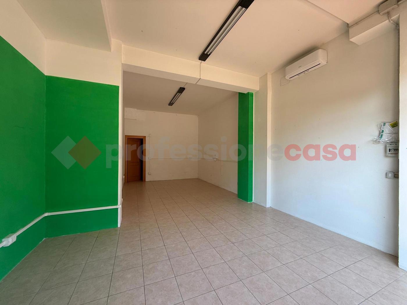 Negozio in affitto a Albano Laziale