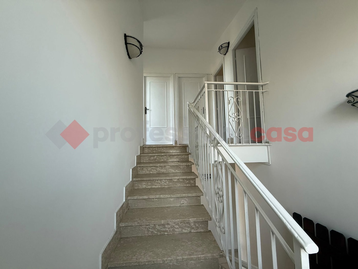 Villa Bifamiliare con box doppio a Albano Laziale