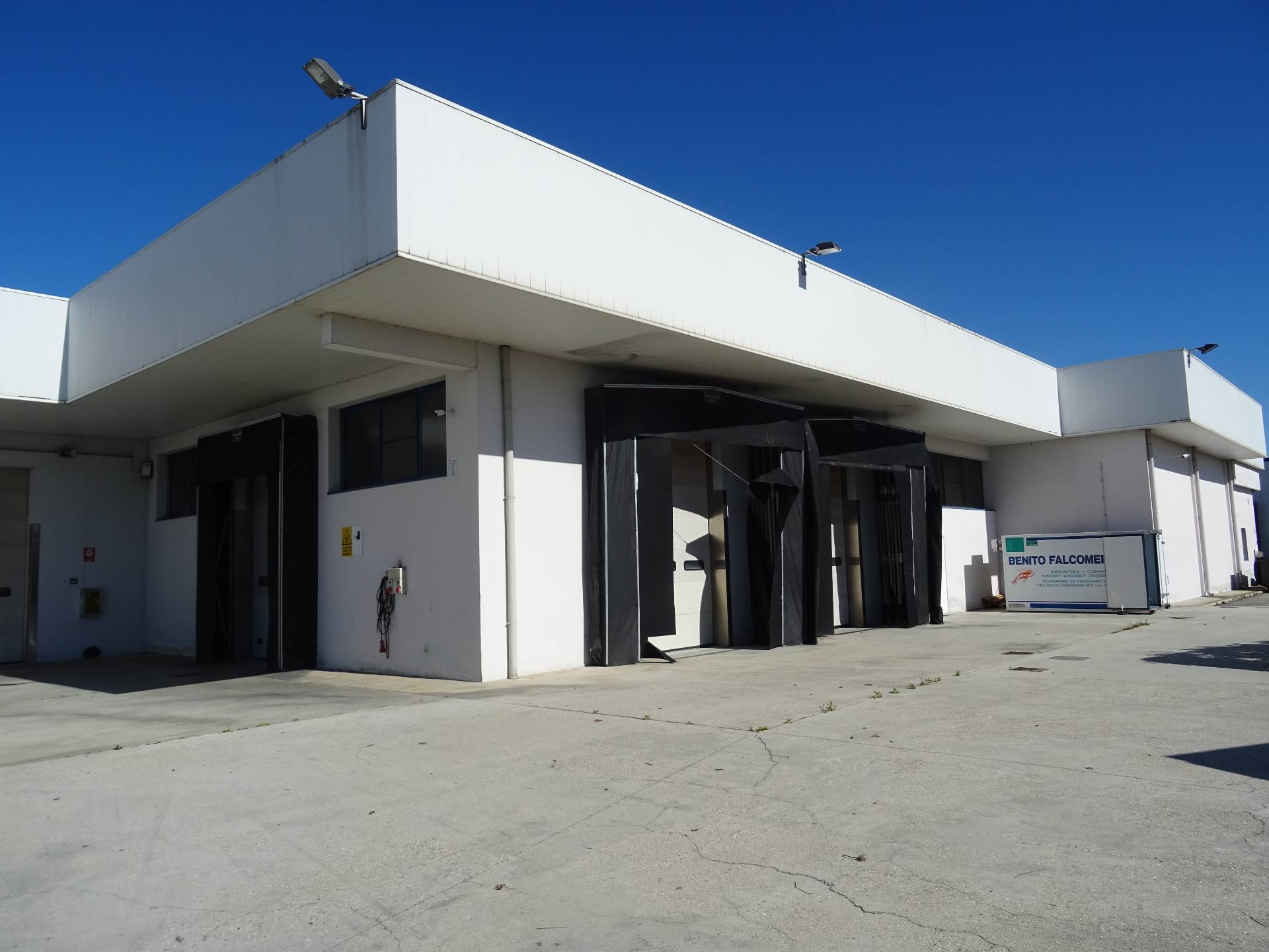 Locale commerciale in vendita a San Giorgio di Nogaro