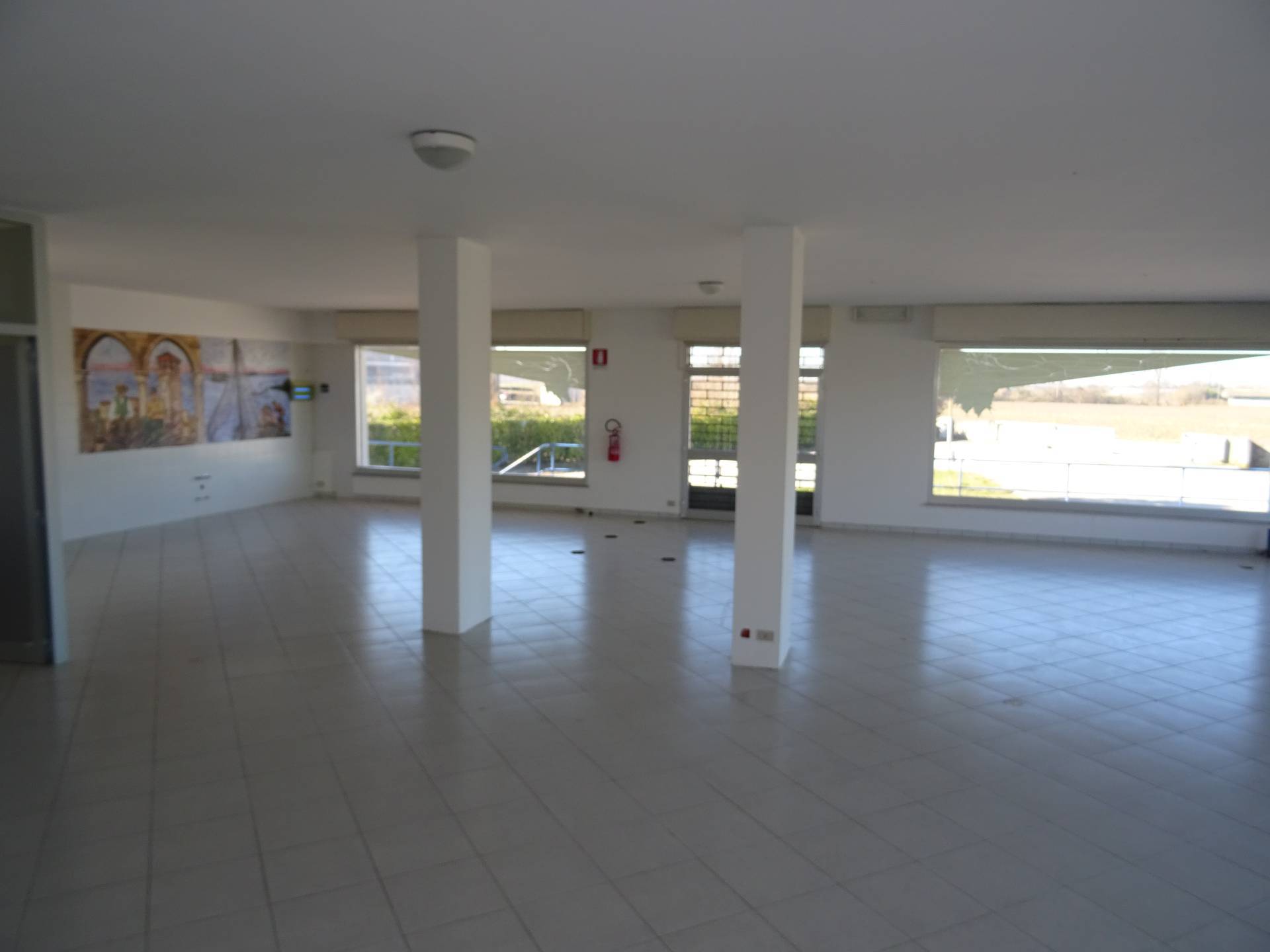 Locale commerciale in vendita a San Giorgio di Nogaro