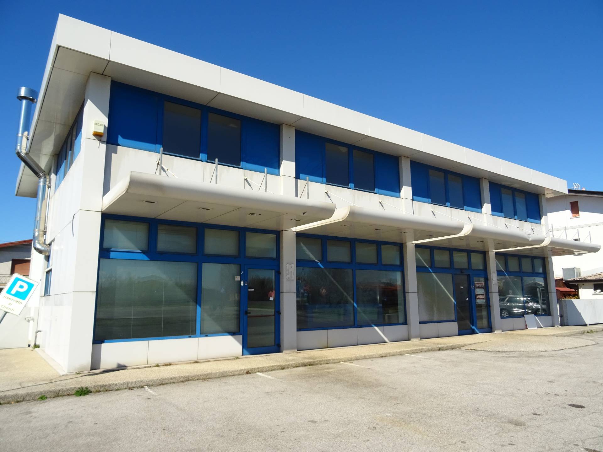 Locale commerciale in vendita a San Giorgio di Nogaro