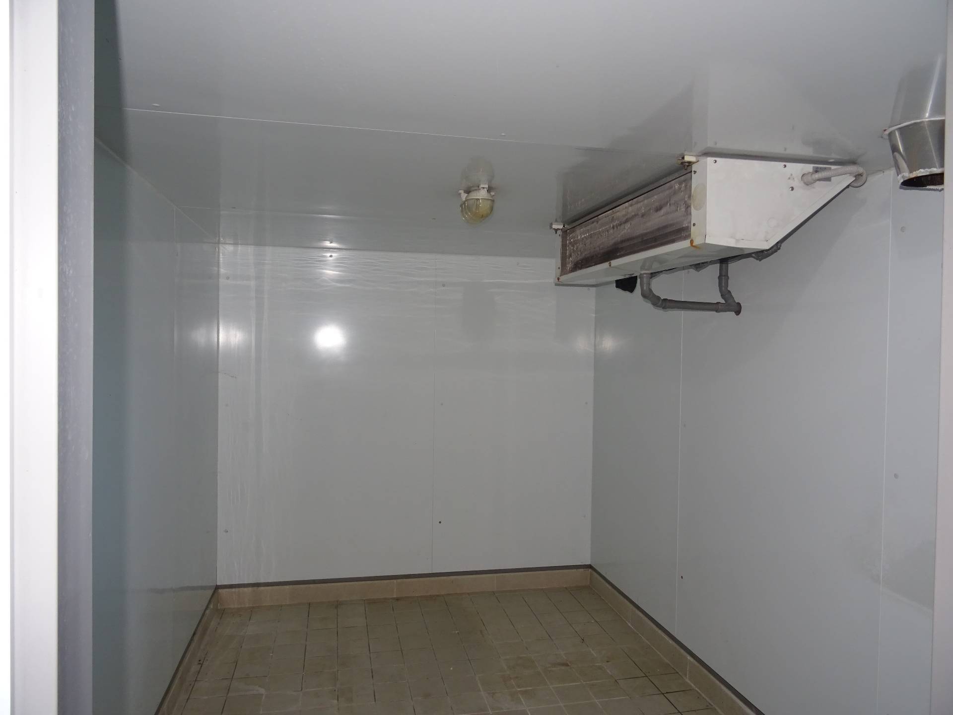 Locale commerciale in vendita a San Giorgio di Nogaro