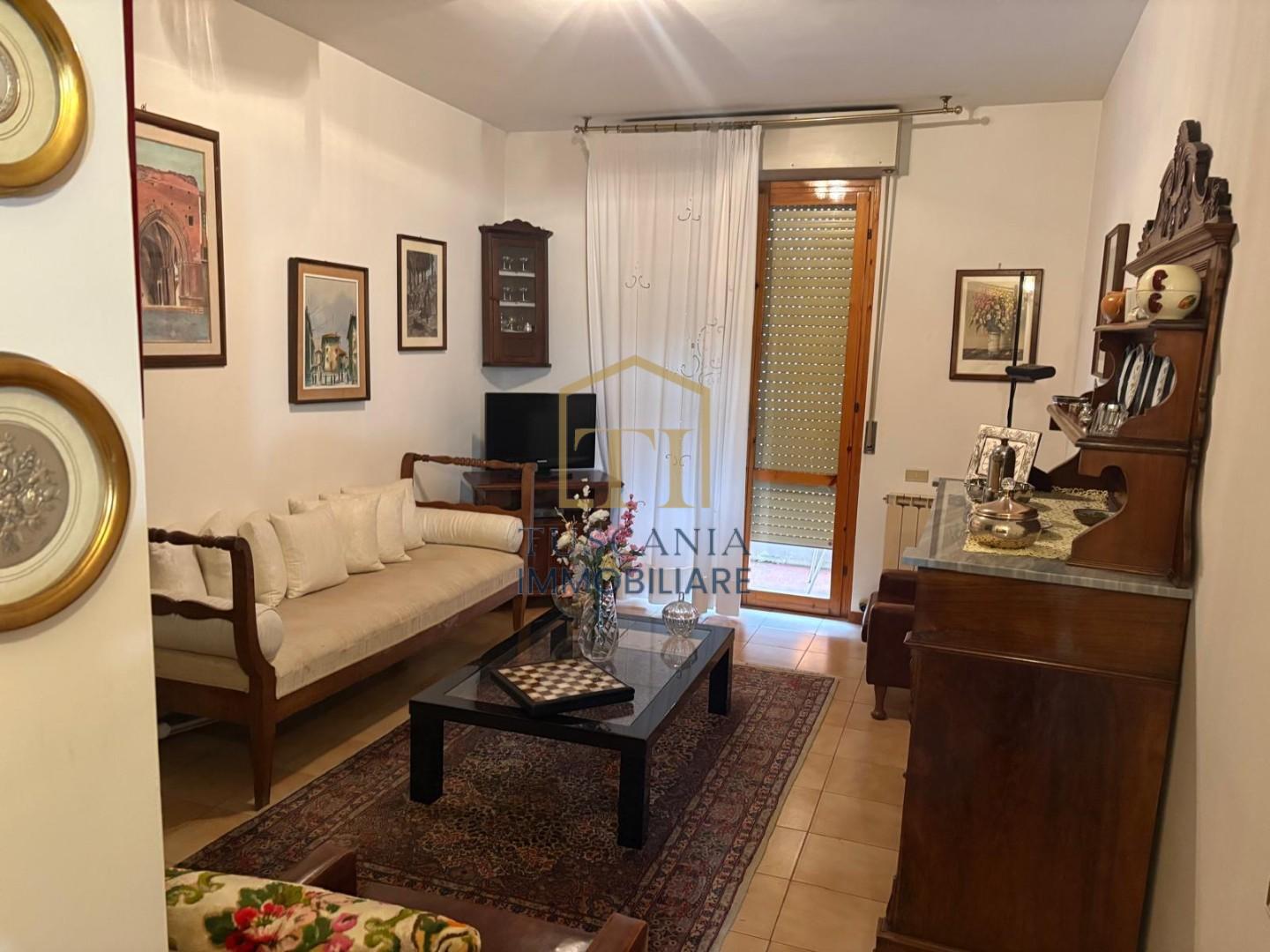 Trilocale arredato in affitto a Colle di Val d'Elsa