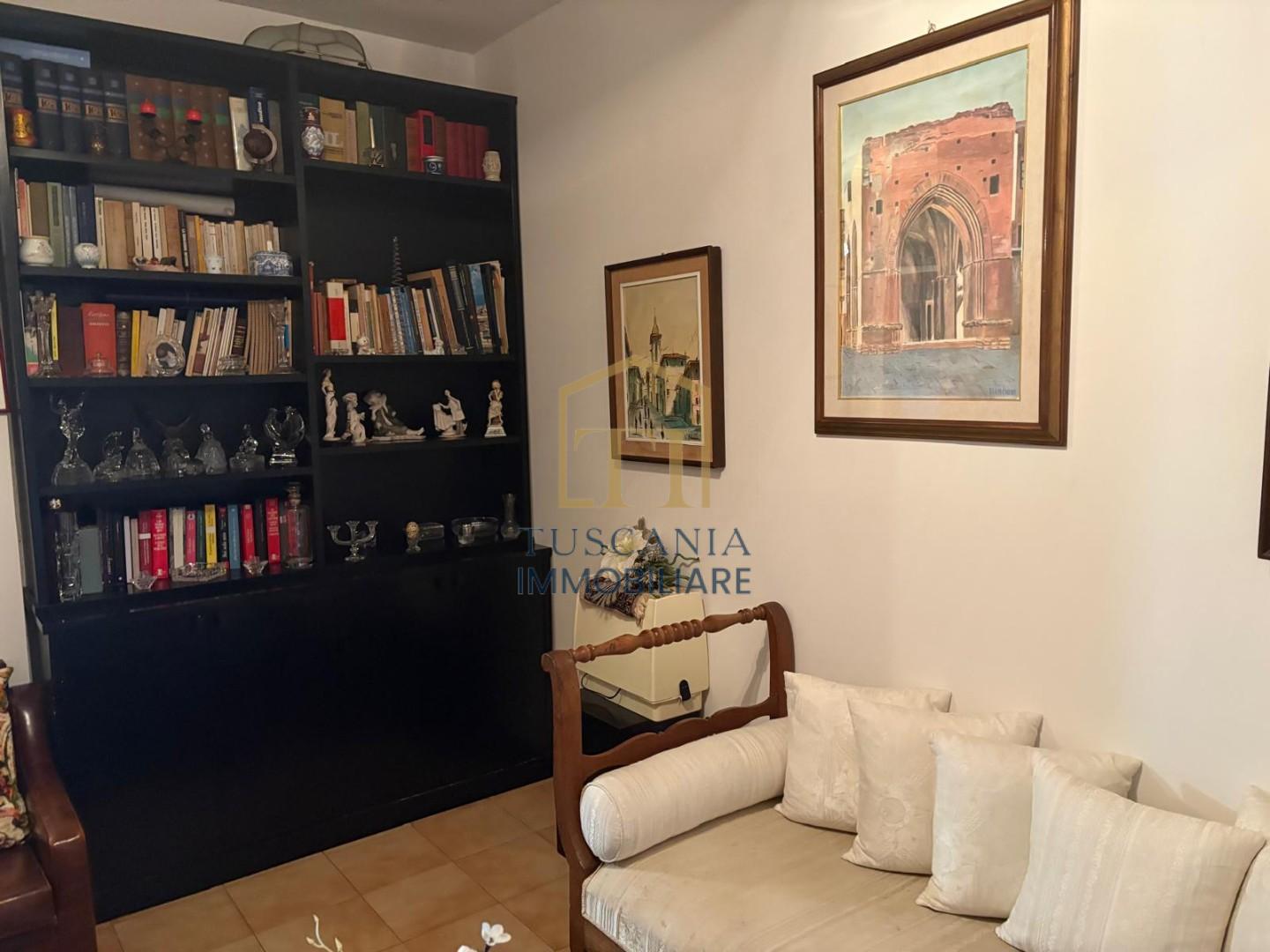 Trilocale arredato in affitto a Colle di Val d'Elsa