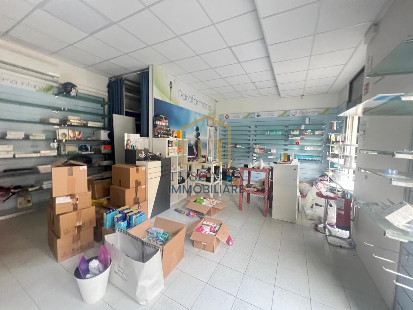 Locale commerciale ristrutturata, Poggibonsi borgaccio