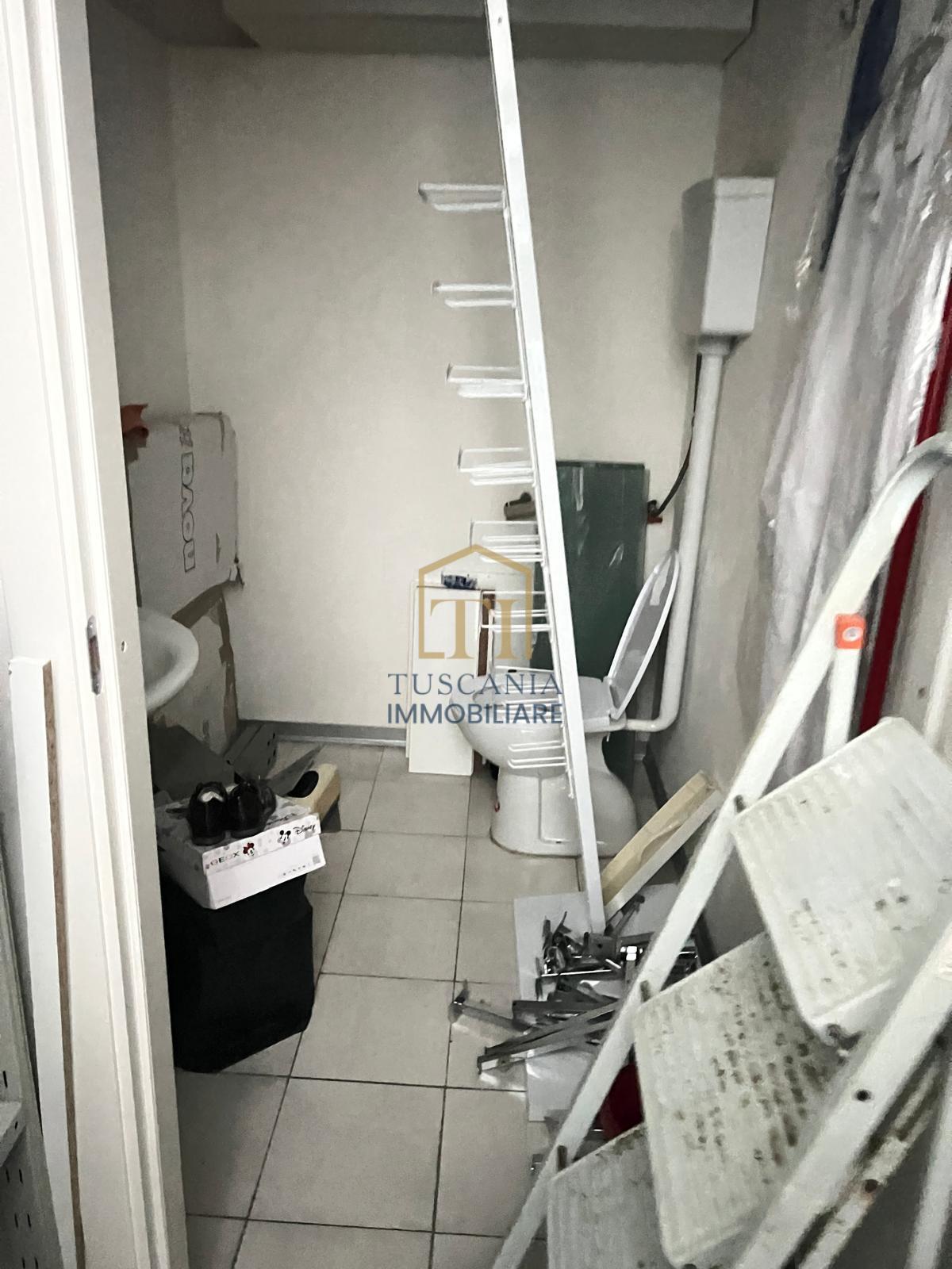 Locale commerciale ristrutturata, Poggibonsi borgaccio