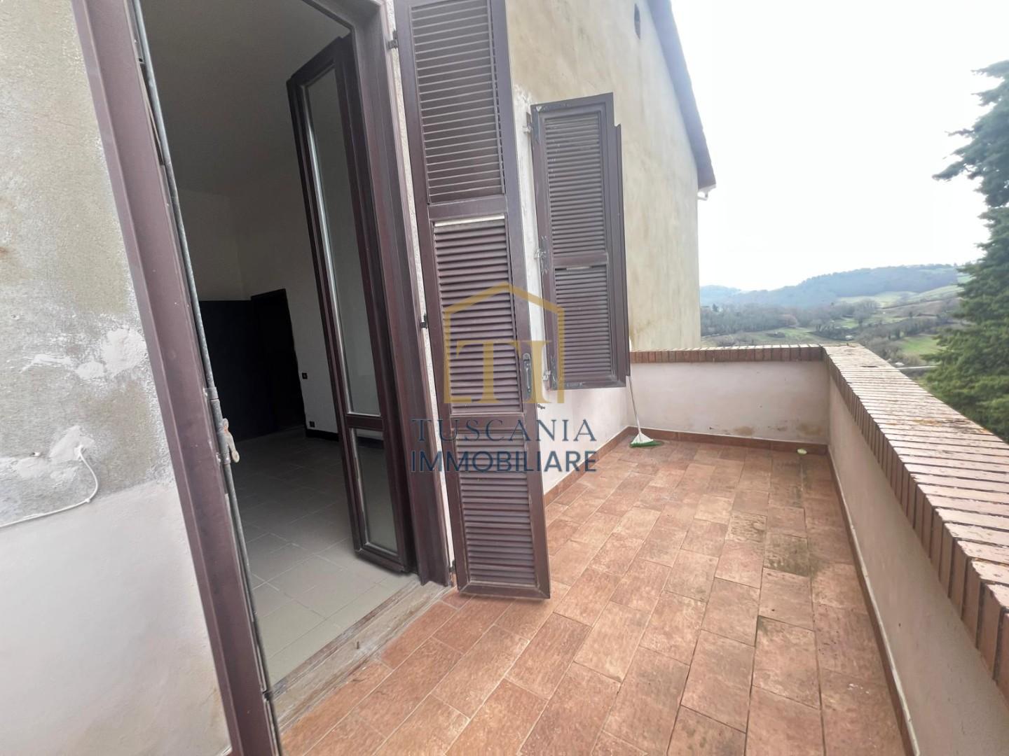 Appartamento con terrazzo, Casole d'Elsa cavallano