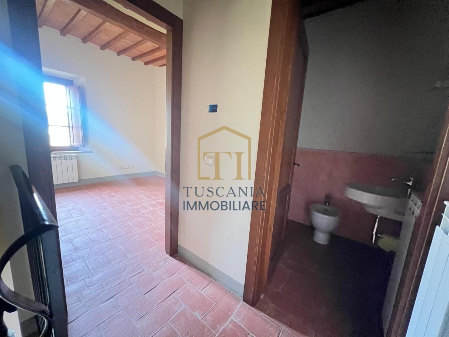 Quadrilocale con giardino, Colle di Val d'Elsa campiglia