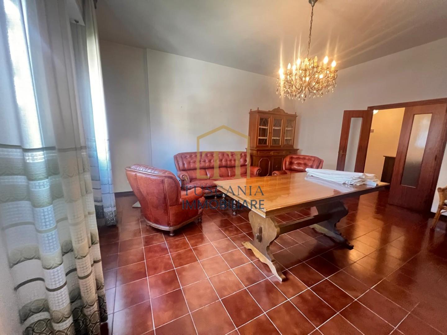 Appartamento con terrazzi a Poggibonsi