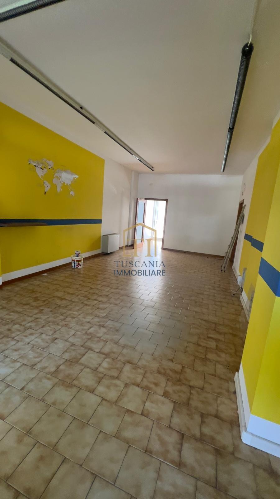 Locale commerciale in vendita, Colle di Val d'Elsa campolungo