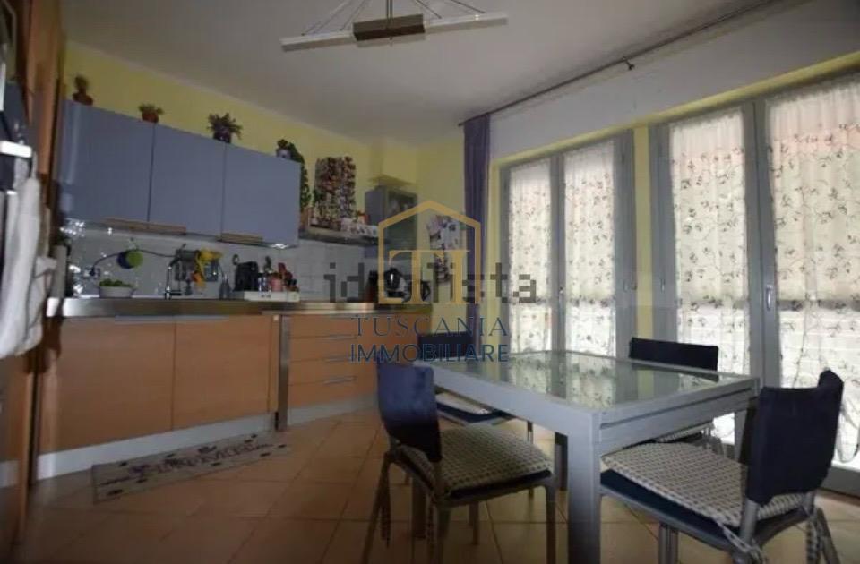 Casa indipendente con terrazzo a Poggibonsi