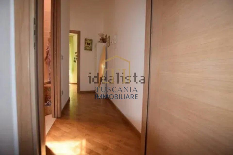 Casa indipendente con terrazzo a Poggibonsi