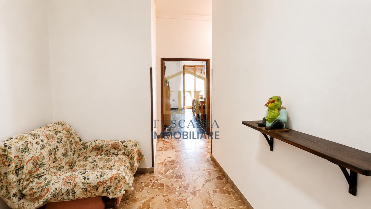 Quadrilocale con terrazzo, Colle di Val d'Elsa gracciano dell'elsa